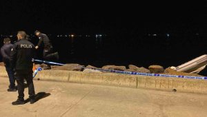 Kartal’da kontrolden çıkan bot kıyıya böyle vurdu: 1 kişi denizde kayboldu