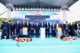 Bakan Kurum: “Bir tarafta Türkiye Yüzyılı diyenler var; diğer tarafta Türkiye’yi yüz yıl geriye götürmek isteyenler var”
