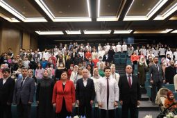 Çam ve Sakura Şehir Hastanesi’nde “23 Nisan” coşkusu