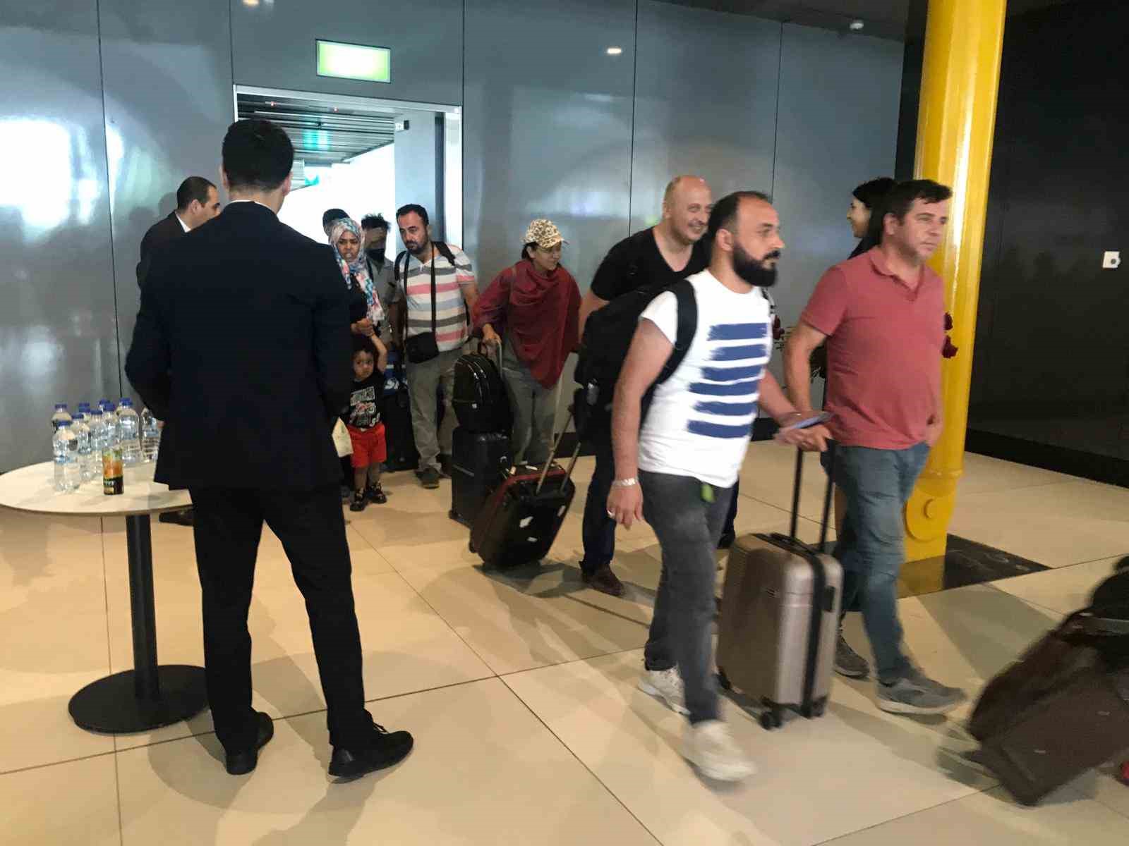 Sudan’da bulunan Türk vatandaşlarının tahliyesi devam ediyor