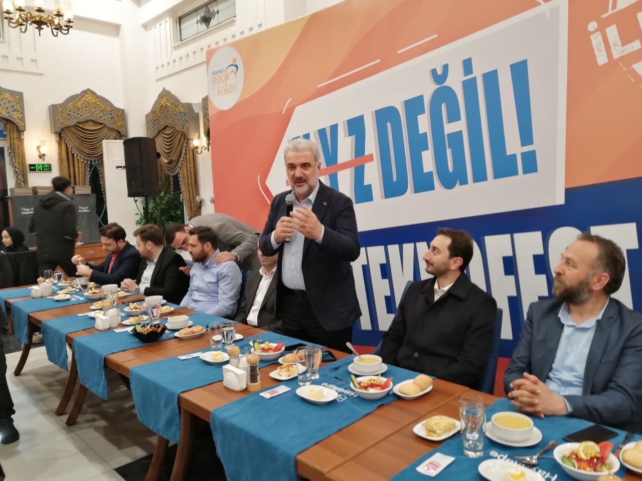 Kabaktepe: “Dünyada Türk gençleri de var demeniz için gecemizi gündüzümüze katarak çalışıyoruz”