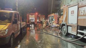 Akit Medya Grubu’nun bulunduğu binada çıkan yangın devam ediyor