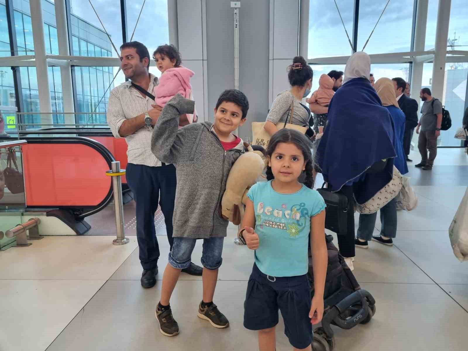 Sudan’dan tahliyeler sürüyor: 101 Türk vatandaşı daha Türkiye’ye getirildi