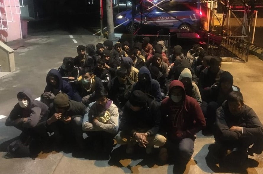 Gebze’de 25 düzensiz göçmen yakalandı