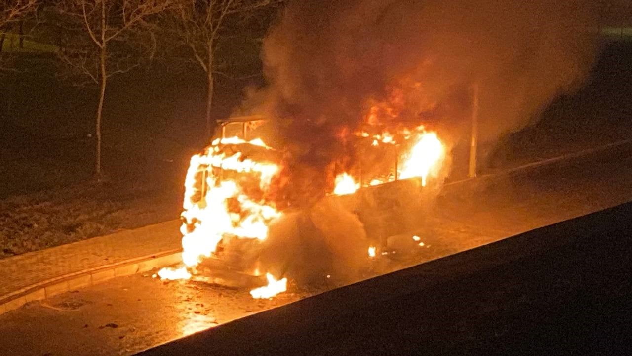 İşçi Servisi Alev Alev Yandı