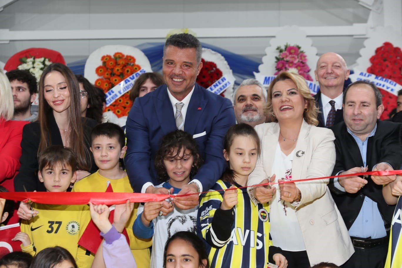 Saran Group 24’üncü spor salonunu İzmit'e açtı Saran Group 24’üncü spor salonunu İzmit'e açtı