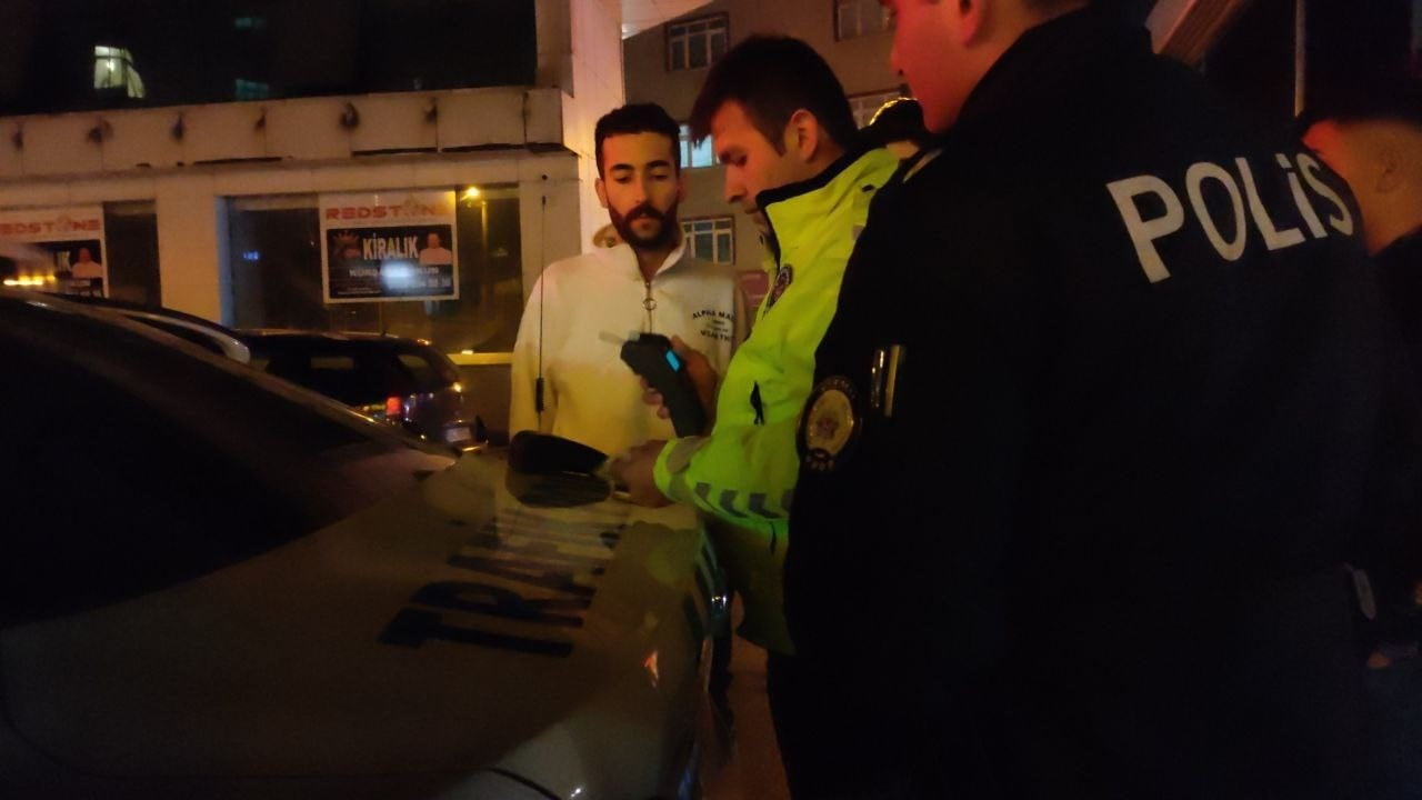 Kocaeli’de otomobilin çarptığı yaya yaralandı Kocaeli’de otomobilin çarptığı yaya yaralandı