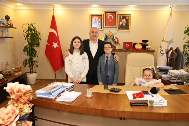 Başkan Bıyık Makam Koltuğunu Öğrencilere Devretti