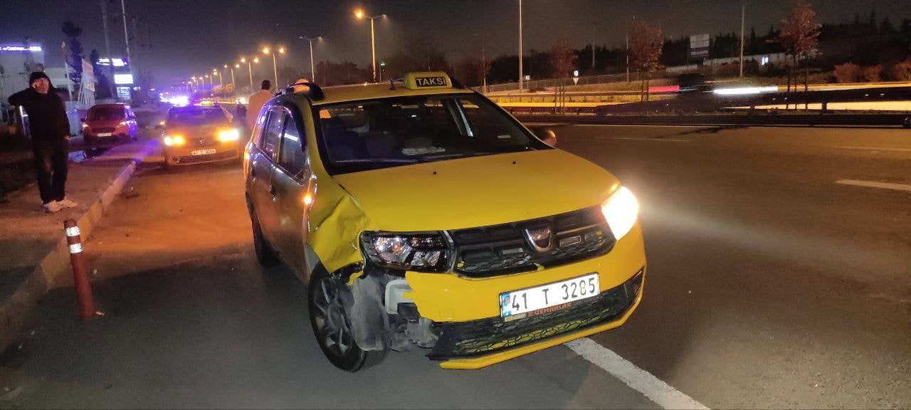 Karşıdan Karşıya Geçen Vatandaşa Ticari Taksi Çarptı Karşıdan Karşıya Geçen Vatandaşa Ticari Taksi Çarptı