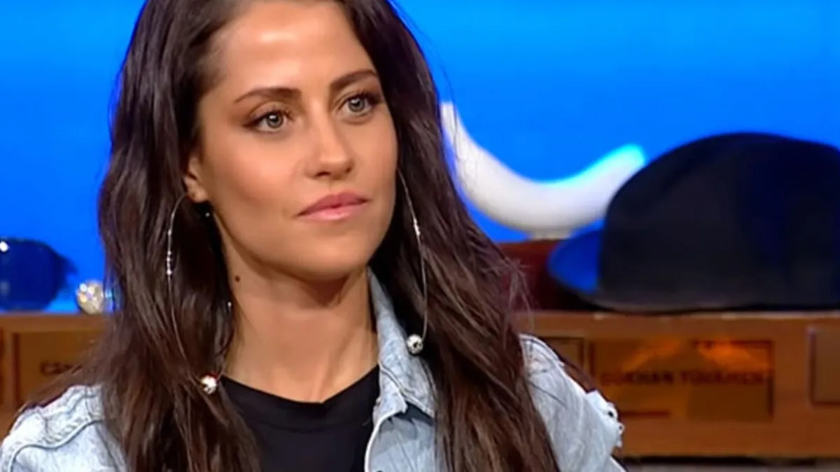 Ünlü Şarkıcı Derya Uluğ,Taha Duymaz adına iftar yemeği düzenledi