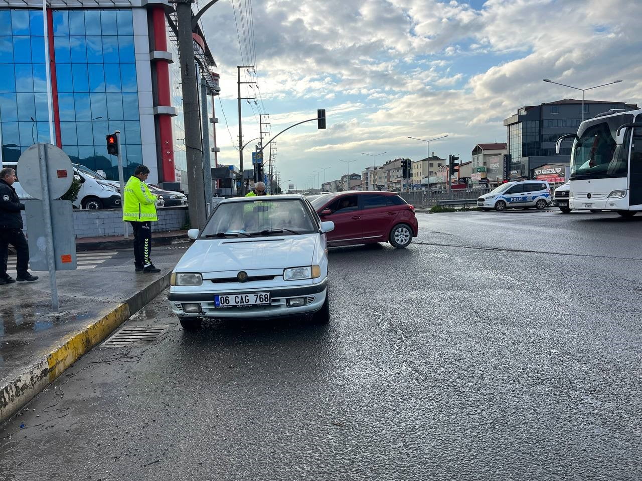 Direksiyon başında kalp krizi geçirdi