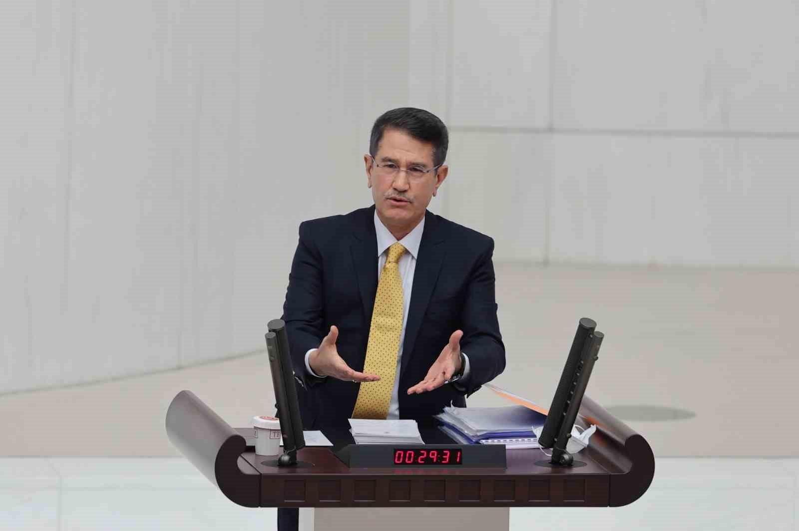 AK Partili Canikli: “7’li masa mutabakat metni, taahhütleriyle ulus devletini tehdit ediyor”