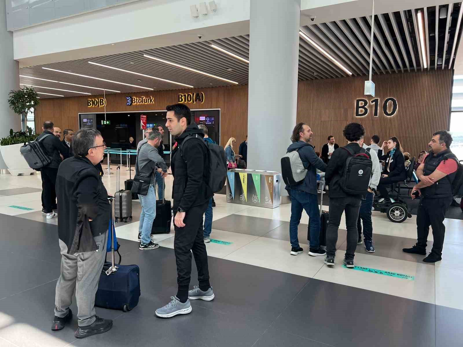 Türk Telekom, EuroCup final maçı için Türkiye’den ayrıldı