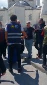 İYİ Partili gruba vatandaş tepkisi: “30 bin askerin kemiklerini sızlatanların selamını almıyorum”