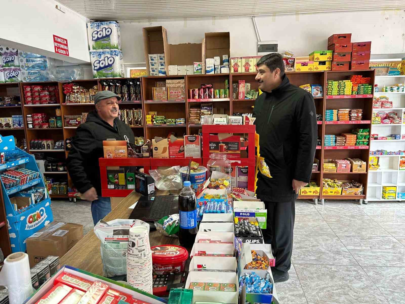 Başkan Oğuz esnafın yanında