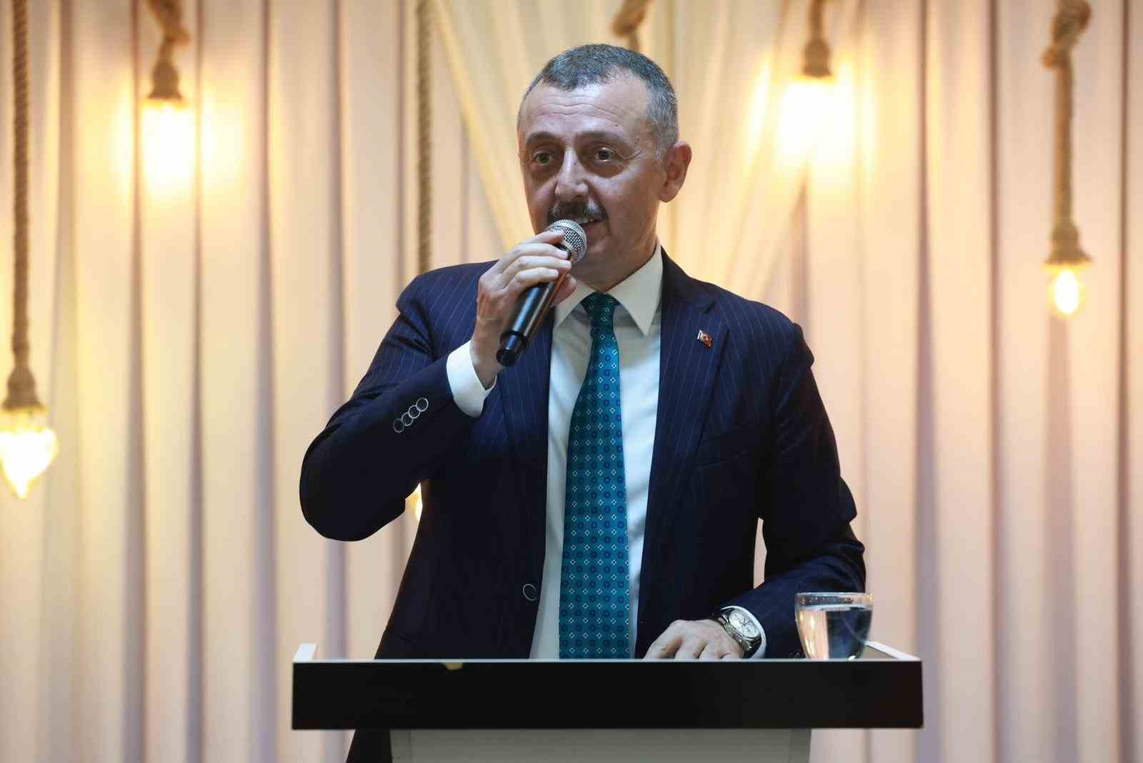 Kocaeli Büyükşehir Belediye Başkanı Büyükakın: “Dergi kapaklarıyla Türkiye’ye diz çöktüreceklerini zannediyorlar”