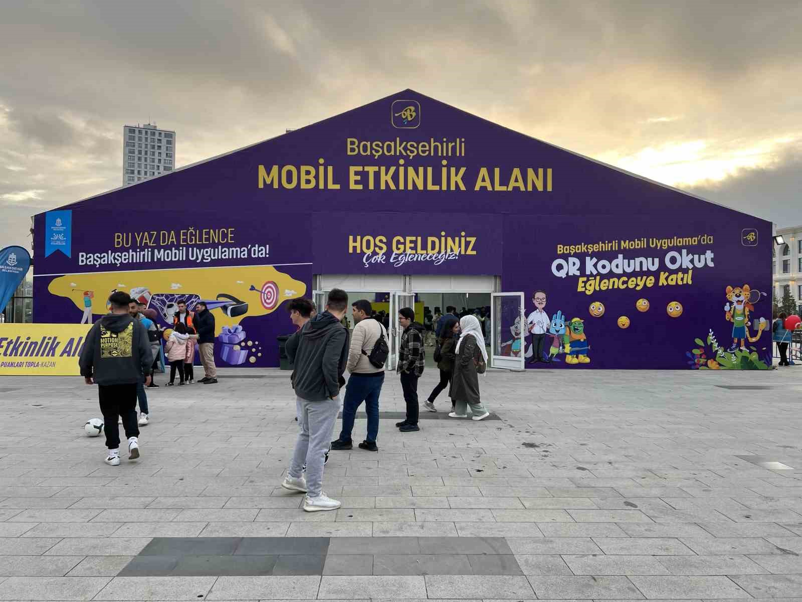 Mobil Etkinlik Alanı Kent Meydanı’nda Başakşehirlileri bekliyor