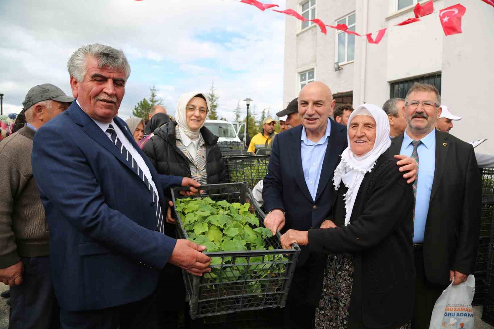 Keçiören Belediyesinden çiftçilere ücretsiz fide desteği