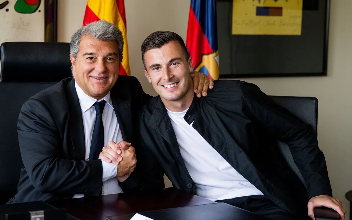 Barcelona, Inaki Pena’nın sözleşmesini 2026 yılına kadar uzattı