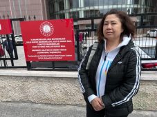 Zam isteyip kiracısını çatalla yaralayan ev sahibinin yargılanmasına başlandı