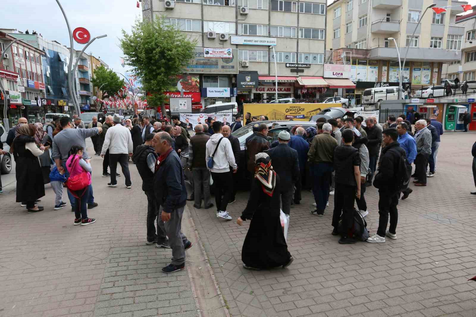 Derince’de Togg’a yoğun ilgi
