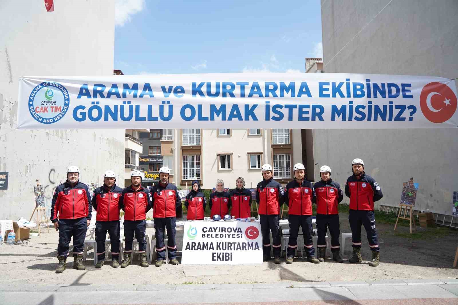 Arama kurtarma ekipleri stant açtı