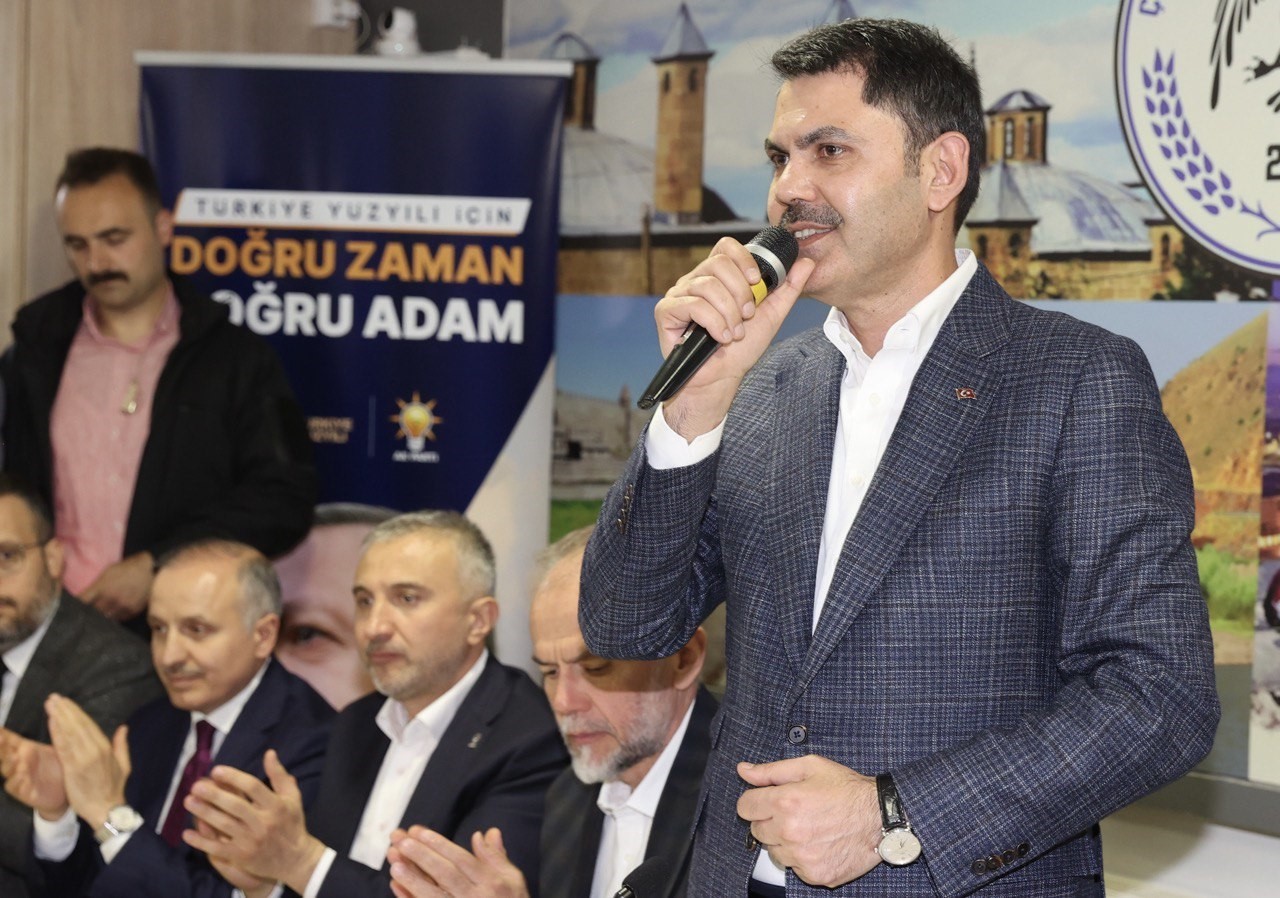 Bakan Kurum: “Böyle bir provokasyon Erzurum’un güzel insanlarına mal edilemez”