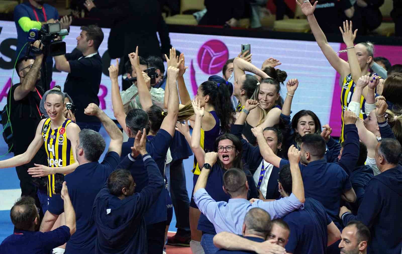 Fenerbahçe Kadın Voleybol Takımı şampiyon oldu