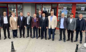 AK Partili aday Yıldırım, 15 Temmuz Demokrasi Otogarı’nda esnaf ile bir araya geldi