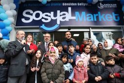 Bağcılar’da ihtiyaç sahipleri için ‘Sosyal Market’ açıldı