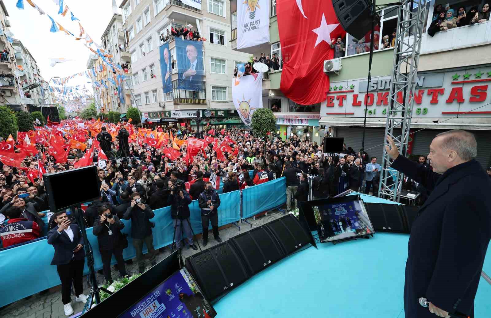 Cumhurbaşkanı Erdoğan: “İstanbul, bu ülkenin yönetimini kasetle ele geçirme operasyonlarına geçit vermemiştir”