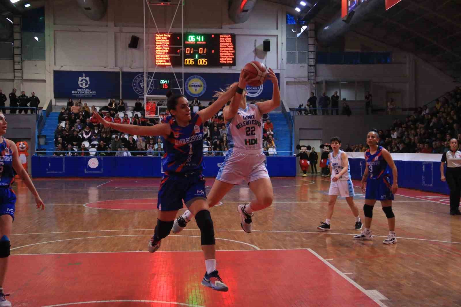 TKBL Play-Off: İzmit Belediyespor: 97 – Antalya Güneşi: 62