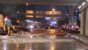Ankara’da sağanak yağış su baskınlarına neden oldu