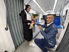 Tramvayda evlilik teklifi