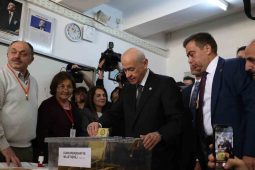MHP Genel Başkanı Bahçeli oyunu Ankara’da kullandı