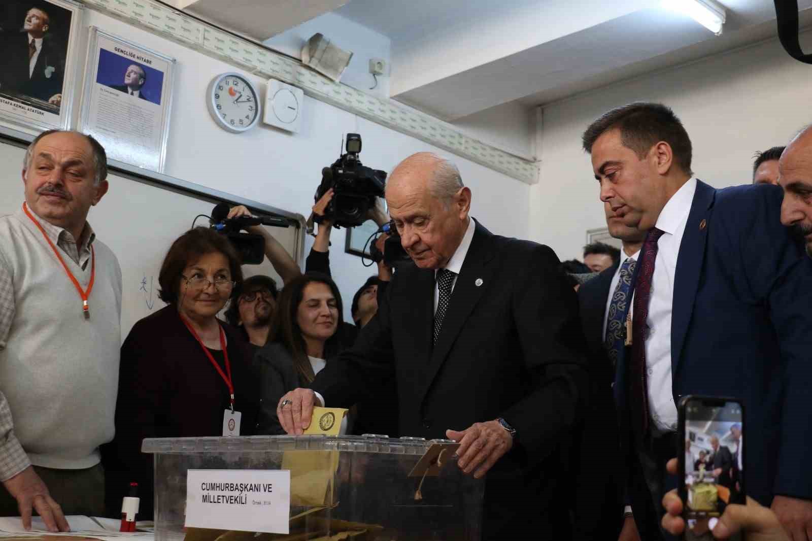 MHP Genel Başkanı Bahçeli oyunu Ankara’da kullandı