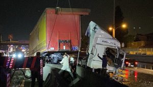 Kocaeli’de Feci Kaza…Burnu Bile Kanamadan Kurtuldu