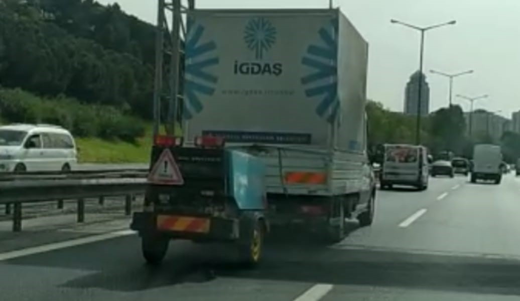 İGDAŞ aracının tehlikeli yolculuğu kamerada