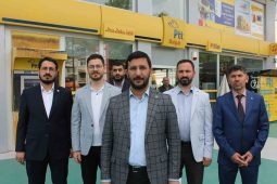 HÜDA-PAR, Kemal Kılıçdaroğlu’na parti programı hediye etti