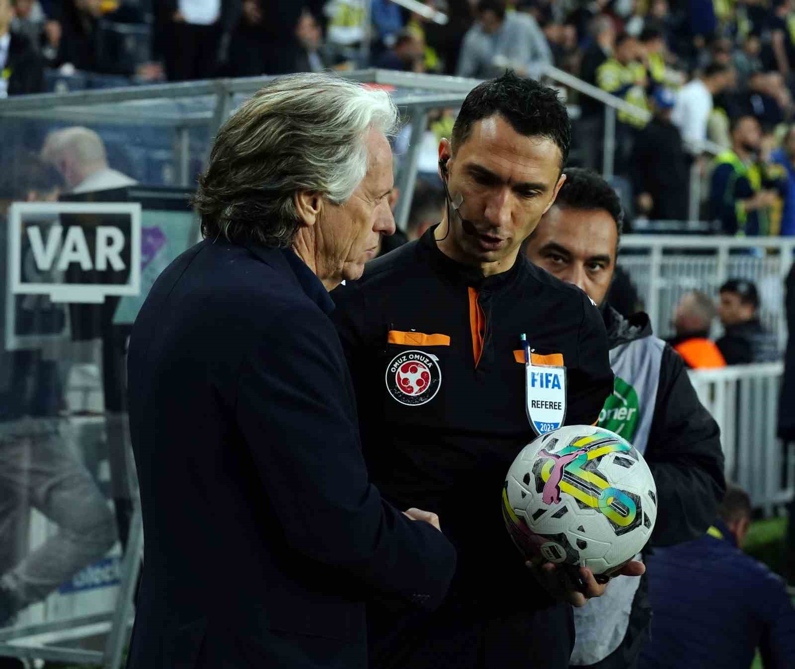 Spor Toto Süper Lig: Fenerbahçe: 1 – Trabzonspor: 0 (İlk yarı)