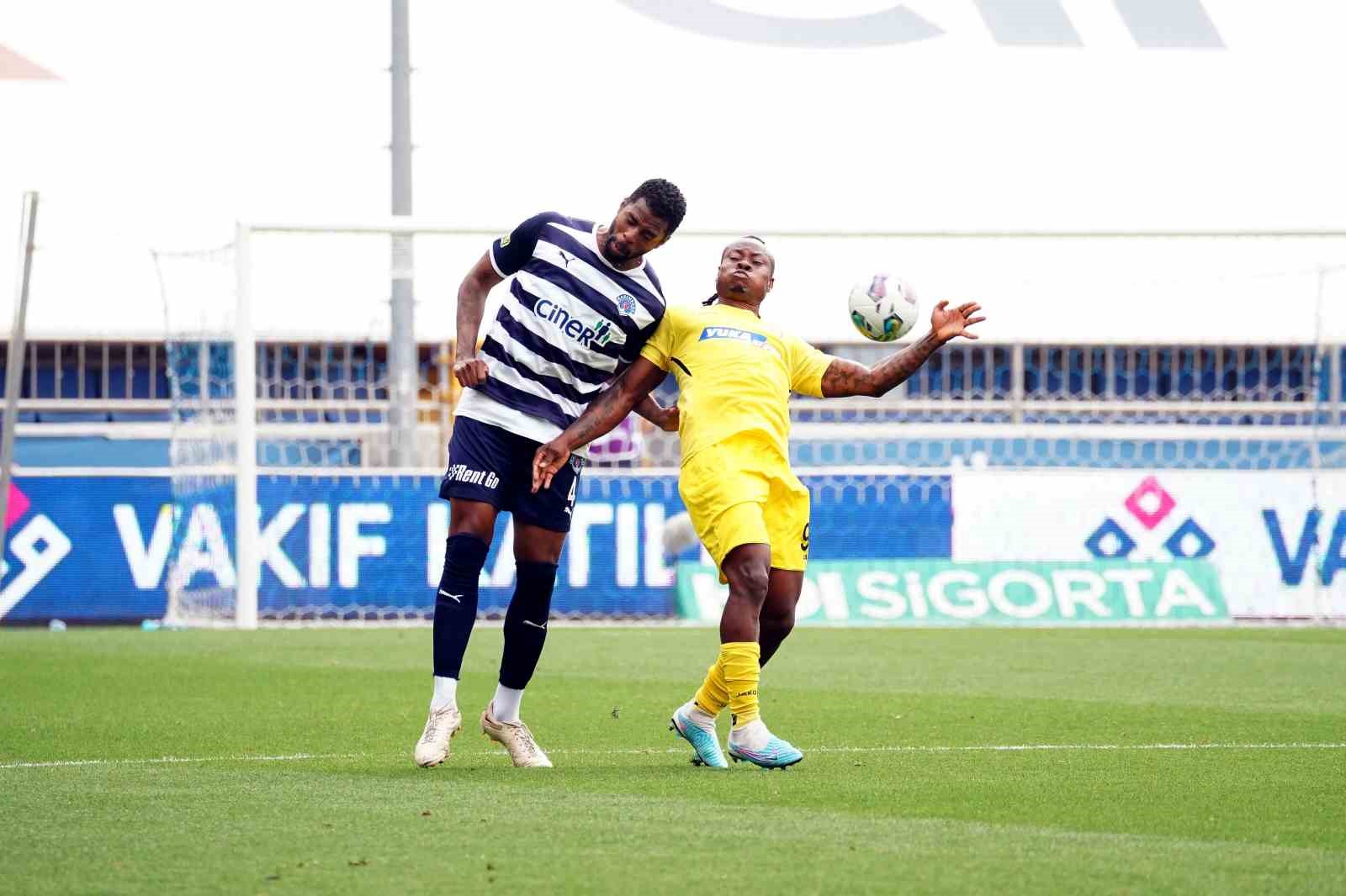 Spor Toto Süper Lig: Kasımpaşa: 0 – İstanbulspor: 0 (İlk yarı)