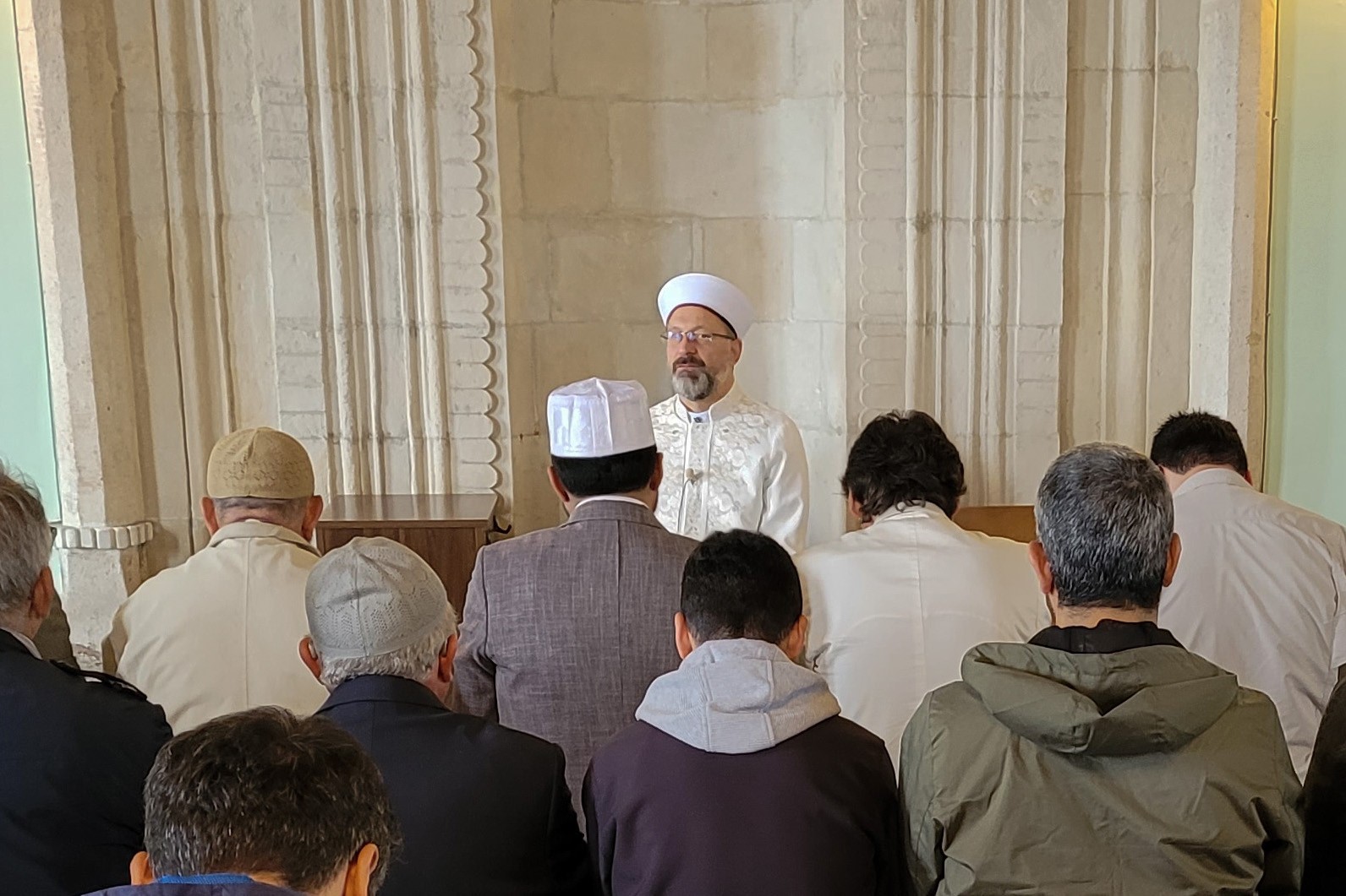 Diyanet İşleri Başkanı Erbaş: “Arkamızdan bırakacağımız en büyük servet alnı secdeli bir nesil”