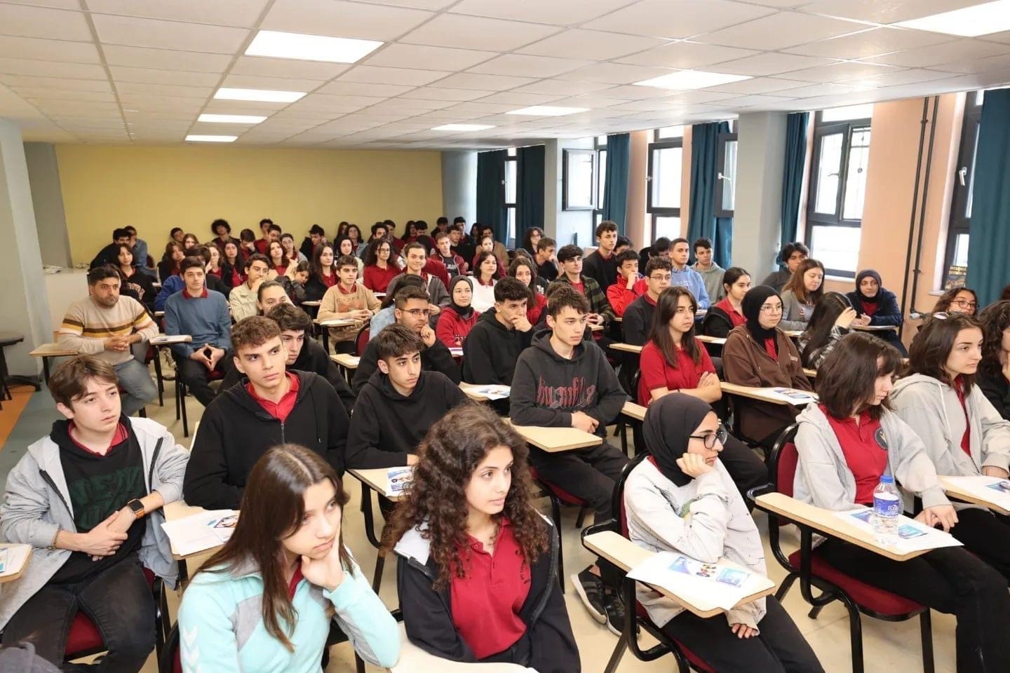 Lise öğrencilerine sınav kaygısından kurtulma eğitimi