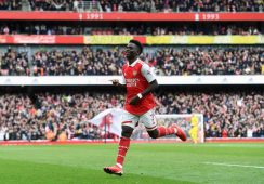 Arsenal, Bukayo Saka’nın sözleşmesini 2027’ye kadar uzattı