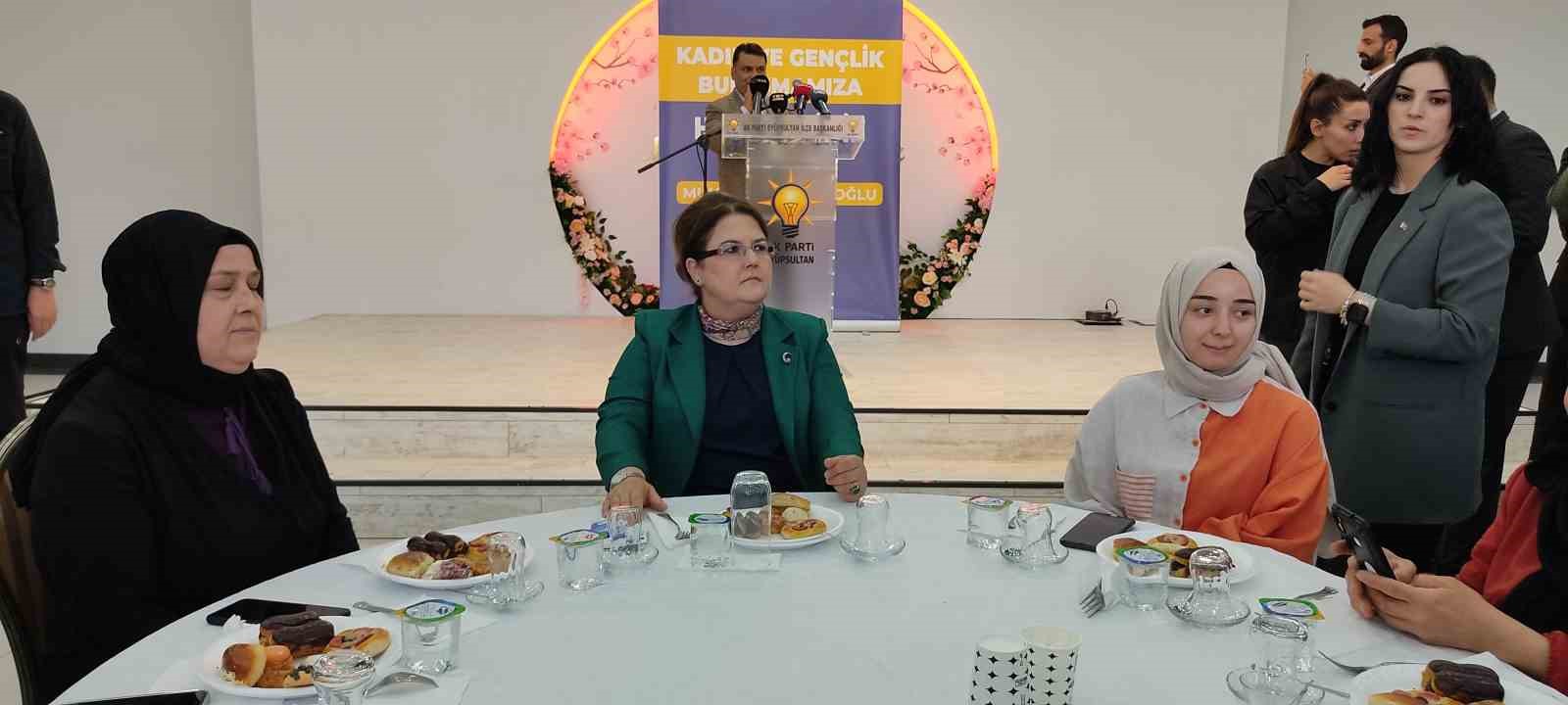 Aile ve Sosyal Hizmetler Bakanı Yanık: “Kadınlar sahip çıktığı sürece AK Parti’nin sırtı yere gelmez”