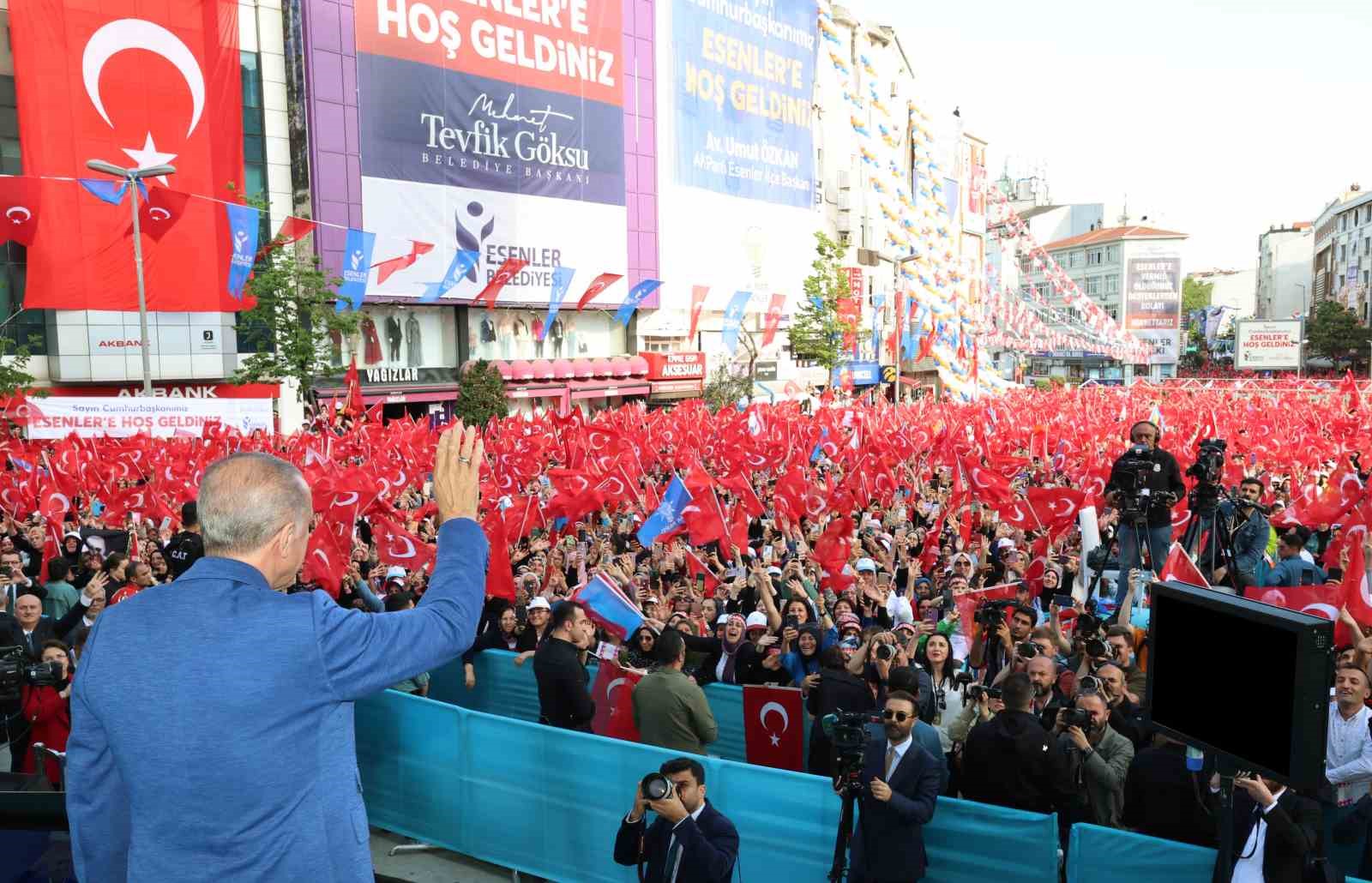 Cumhurbaşkanı Erdoğan’dan İmamoğlu’na tepki: “Her şeyi bitirdin pazarcıyla kavgaya mı geldi sıra”
