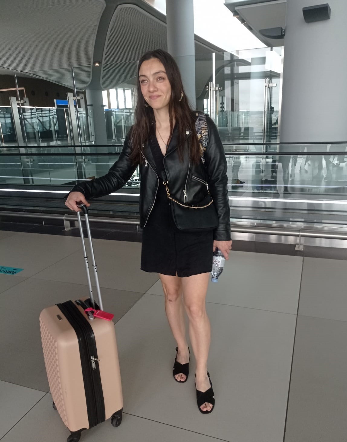 Merve Dizdar İstanbul’a geldi