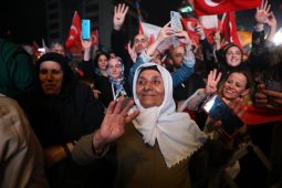 Başkan Talus: “Bu zafer, eşi benzeri olmayan bir başarı olarak tarihe geçti”