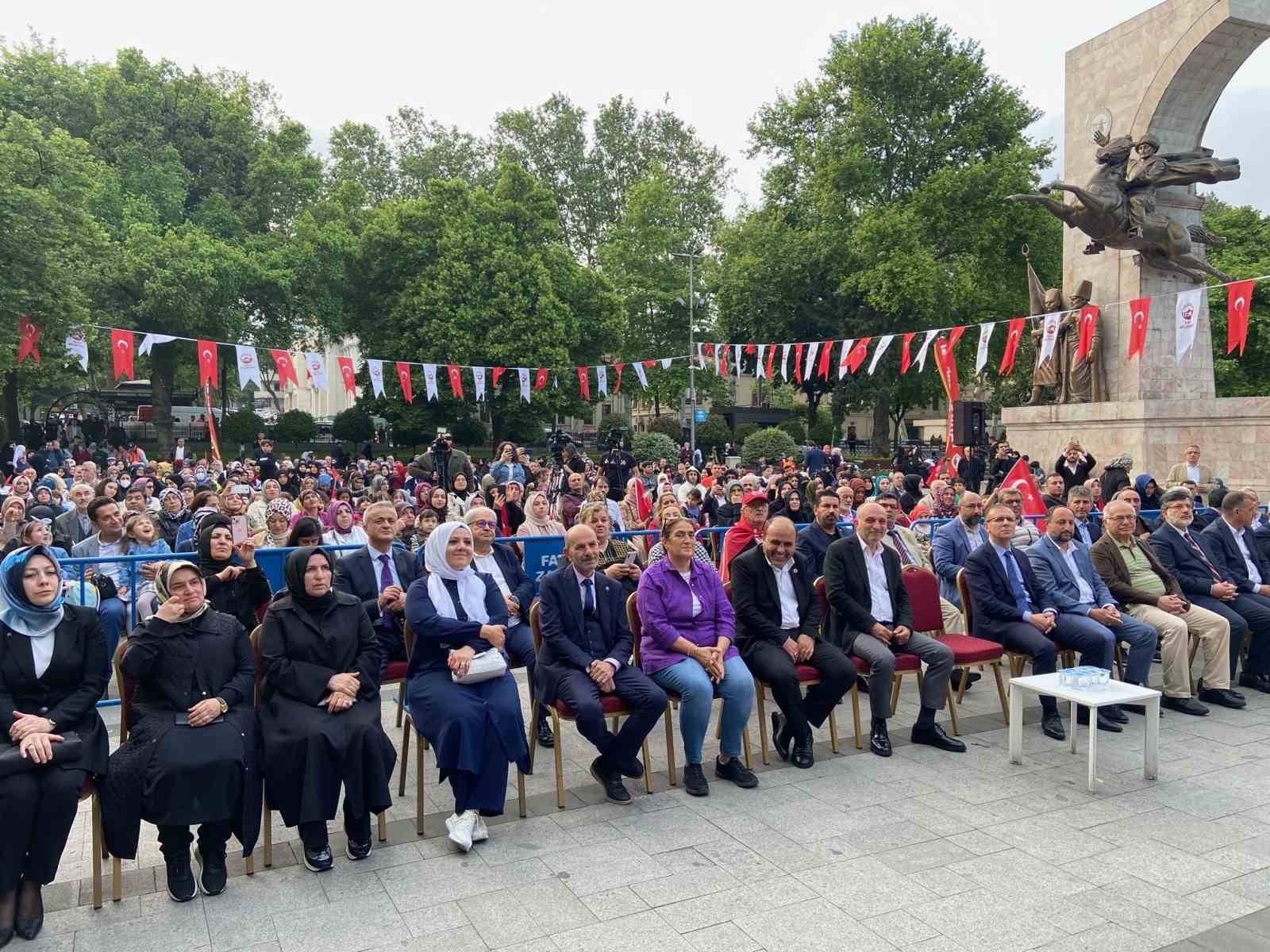 İstanbul’un fethinin 570’inci yılı Saraçhane Parkı’nda kutlandı