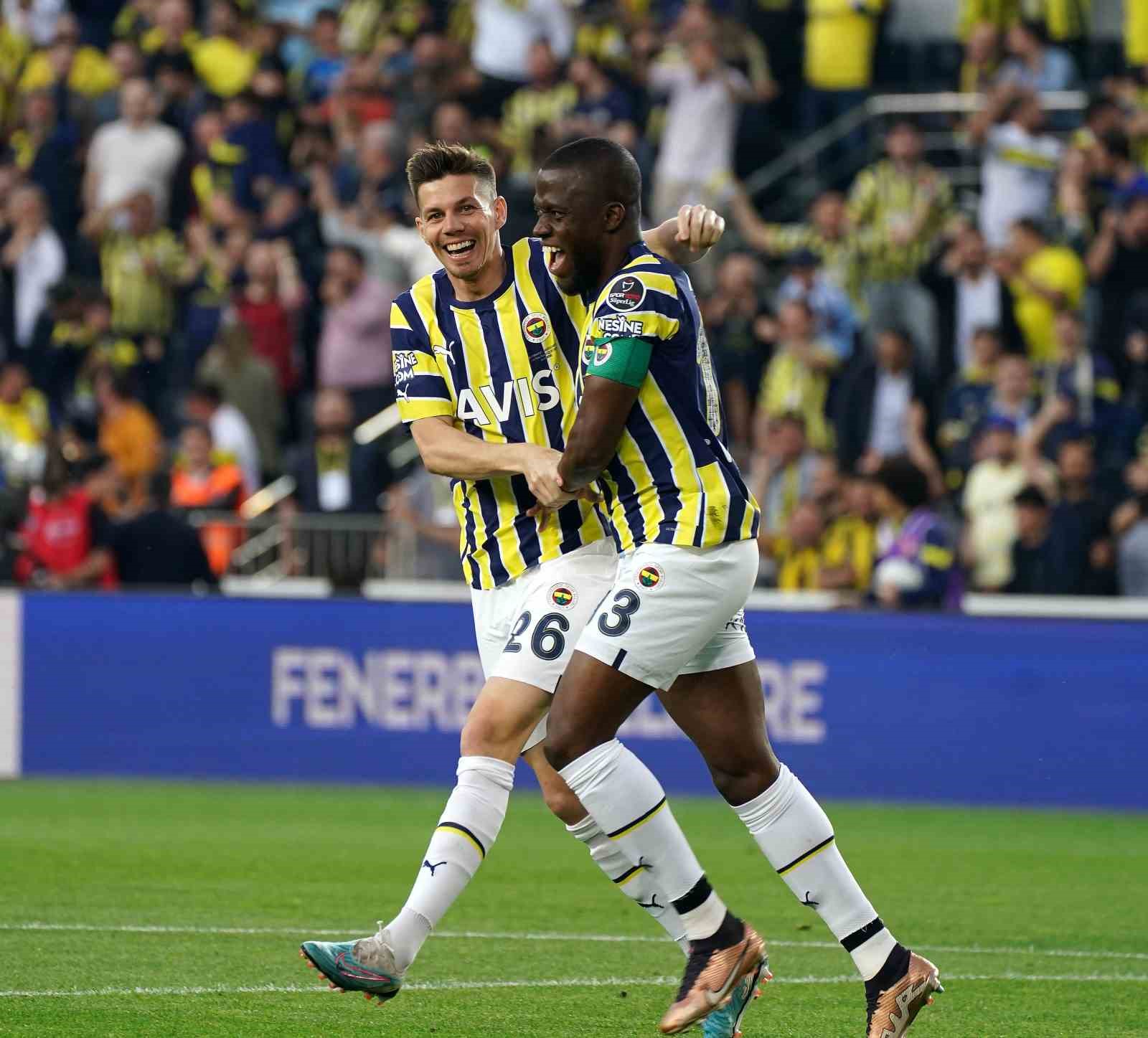 Enner Valencia, Alex de Souza’nın rekorunu kırdı